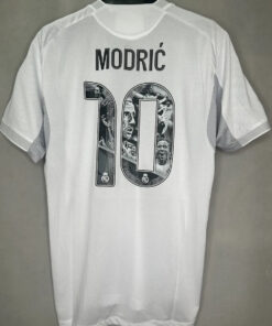 25-26 Real Madrid - Modric #10 Home Special Kit